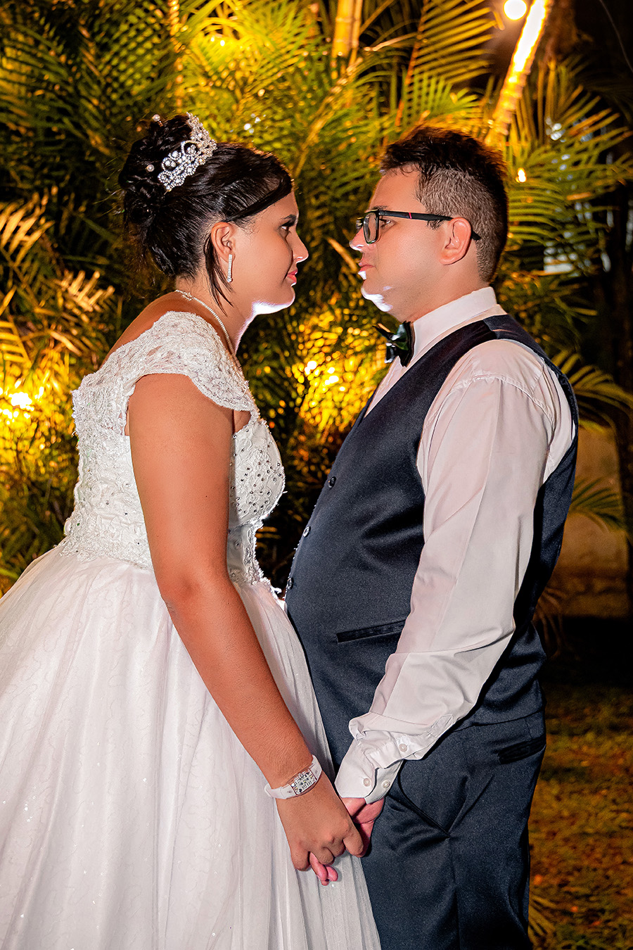 Noivos em ensaio durante casamento